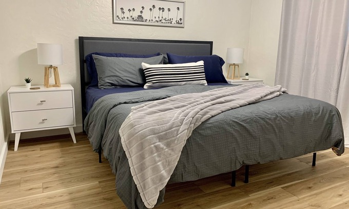 Bayshore Gardens Casa | “The Sequel” - King bed - Renovated - near IMG