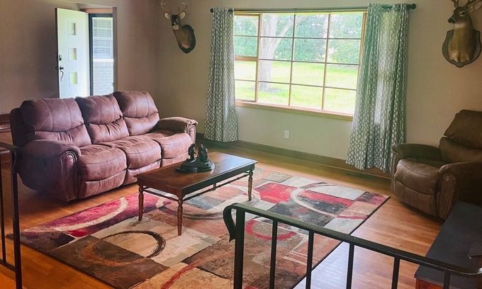 Greenwood County Otro | The Serene Farmhouse
