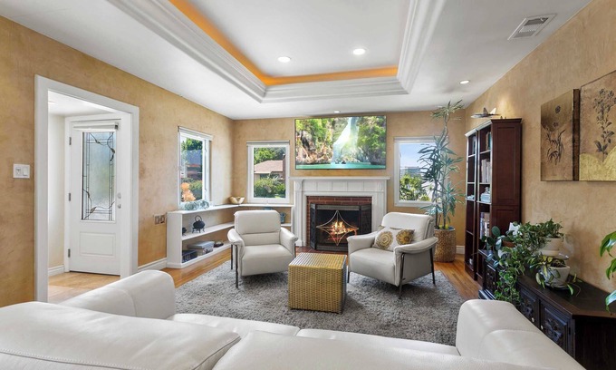 Westchester Casa | The Serene Haven on 77th Pl #41787