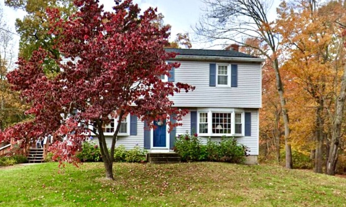 Suffield Apartamento | The Serene Skyway Retreat