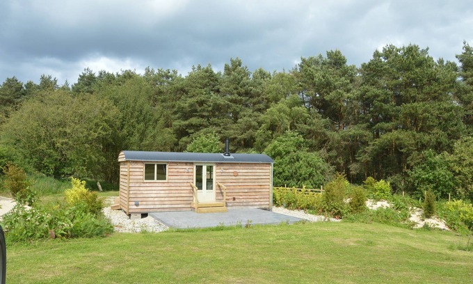 Pickering Cabina | The Sett No Hot Tub 1 pet allowed Onsite Fishing