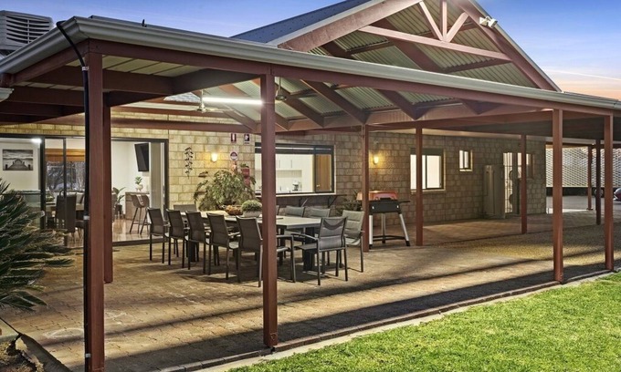 Paringa Casa | The Shamrock Luxury Retreat