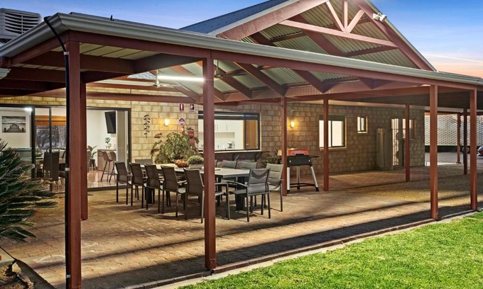Paringa Casa | The Shamrock Luxury Retreat