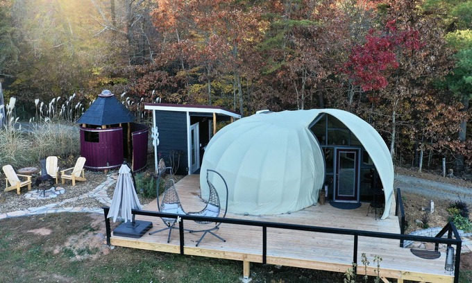Alexander Casa | The Shell Dome ~Sauna ~Outdoor Shower ~Mtn Views ~Movie Projector ~Labyrinth