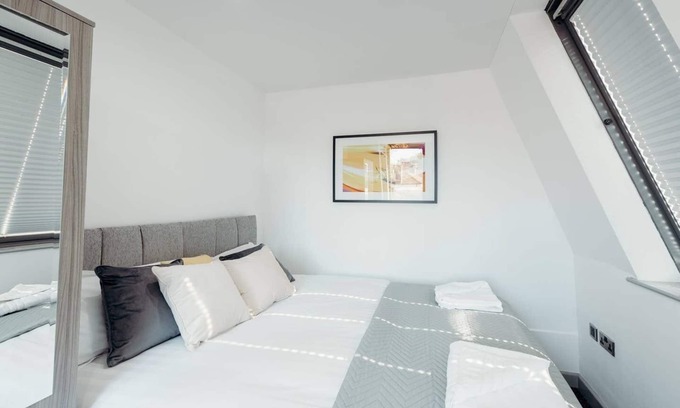 Halifax Apartamento | The Shibden Apartment 203