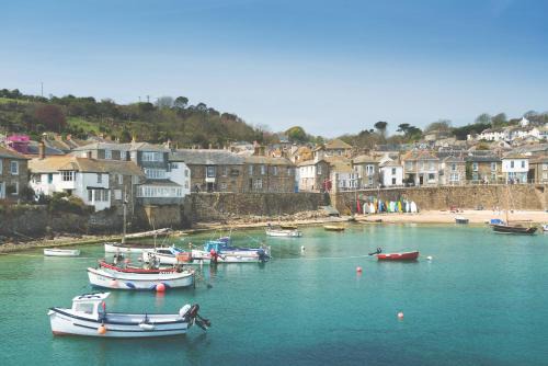 Mousehole Hotel | The Ship Inn