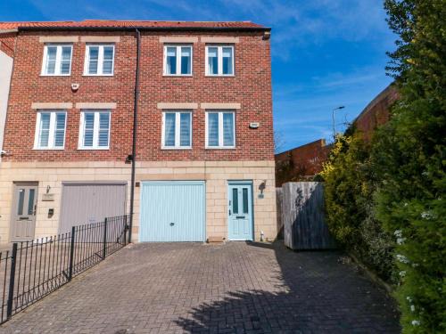 Whitby Casa | The Shipwrights