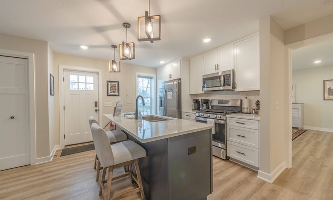 Douglas Casa | The Shop - Charming home - walking distance to downtown Douglas!