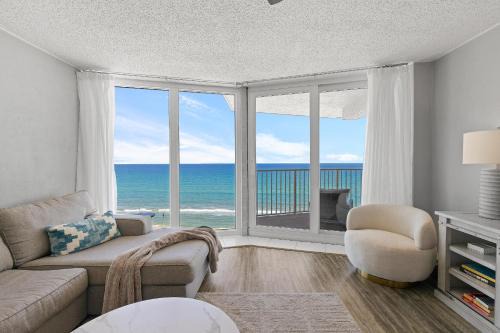 Daytona Beach Shores Casa | The Shores Club 1105