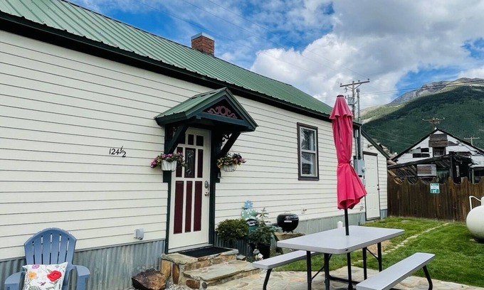 Silverton Cabaña | The Shotgun House.
