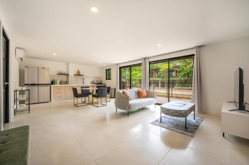 Rio Seco Casa | The Shovel