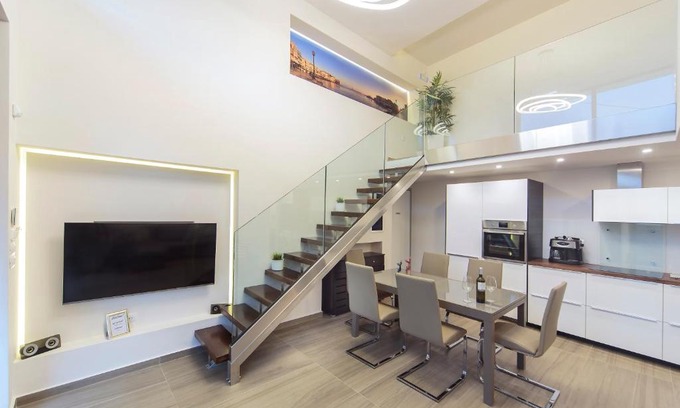 Kato Galatas Casa | The Siada Beachside Maisonette