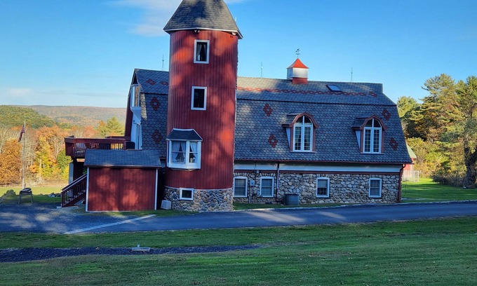 Cuddebackville Casa | The Silo! 4 Floor Unique Tiny Home