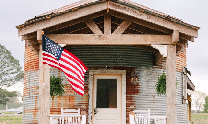 Lynchburg Otro | The Silos at Promise Manor "Dolly"! Farm stay mins from historic Lynchburg, TN.