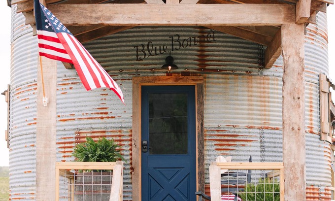 Lynchburg Otro | The Silos at Promise Manor "Duke". Farm stay mins from historic Lynchburg, TN.