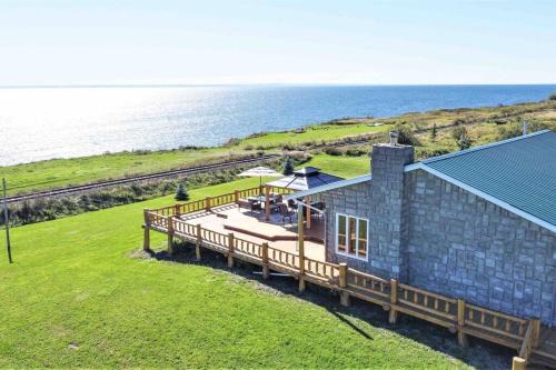 Caplan Casa | The Simeon - Upscale Bay Views by Doorbed