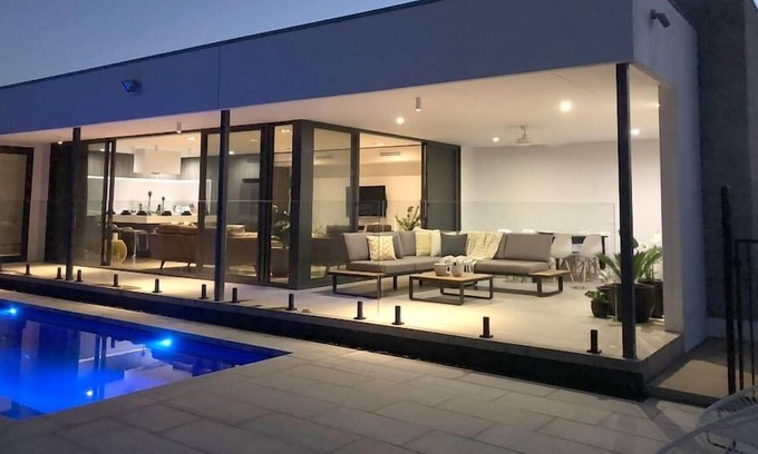 Mulwala Casa | The Sinatra Couples Retreat