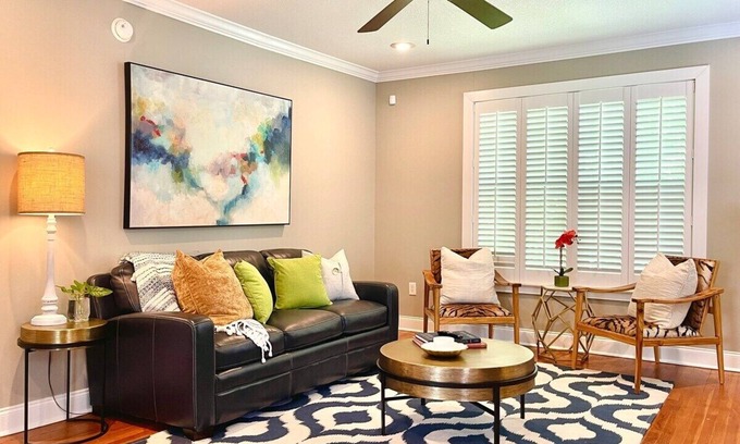 Oxford Casa | The Sivley 2BR Classic Home by Velvet Ditch Villas