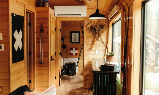 Lakeside Apartamento | The SKI HAUS: A Montana Tiny Cabin Forest Retreat