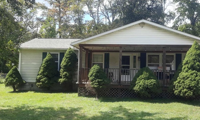 Summerlee Casa | The Sleepy Beaver Inn – A Cozy Retreat in the heart of the New River Gorge