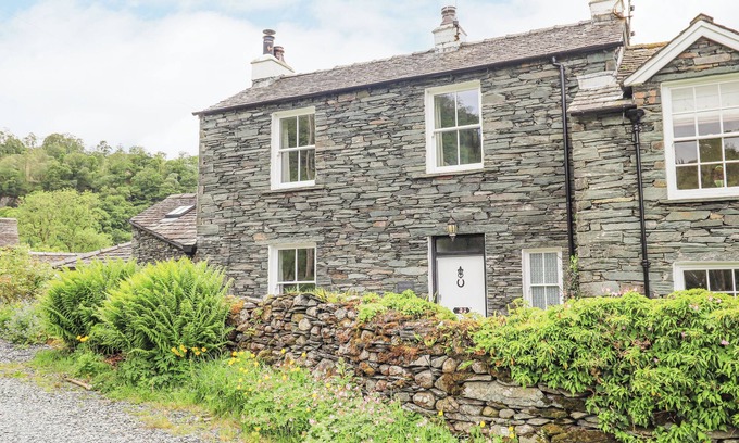 Borrowdale Cabaña | THE SMITHY, family friendly, with open fire in Keswick