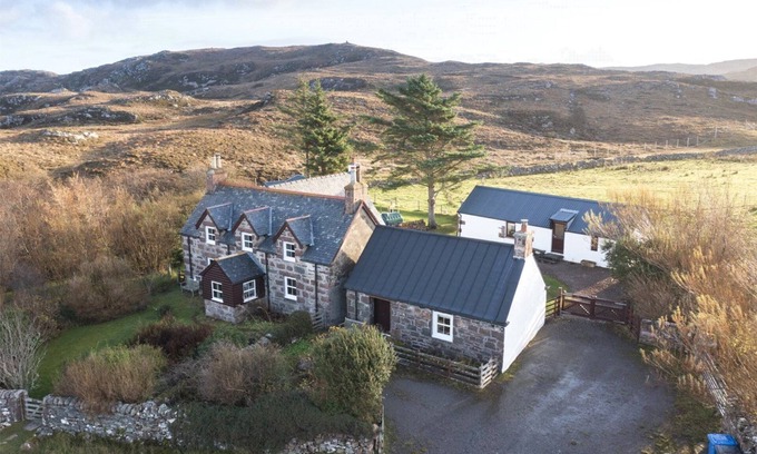 Stoer Cabaña | The Smithy House & Cottages