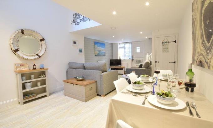 Southwold Cabaña | The Smokehouse Cottage