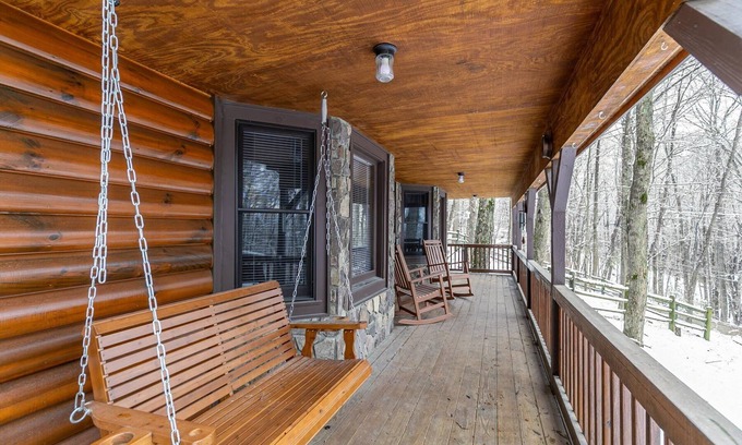 Zionville Casa | The Smore the Bearier - Beautiful 3 bedroom home near Boone