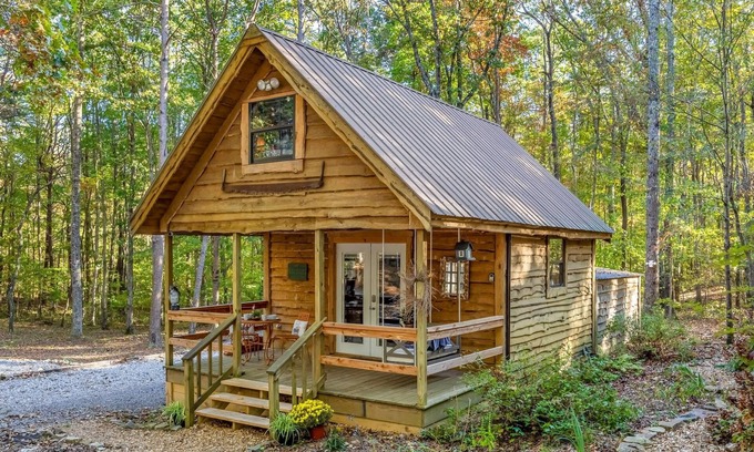 Mentone Casa | The Snug Nest Nestled in Canopy Woods