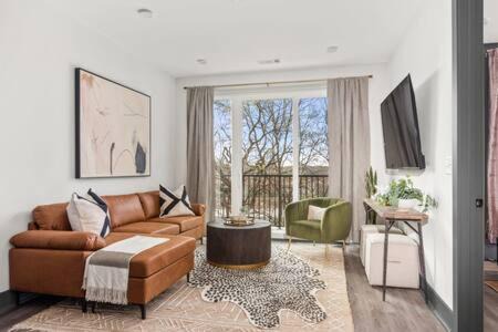 Rolling Mill Hill Apartamento | The Sobro Suite - 6 Beds & 6 blocks to Broadway