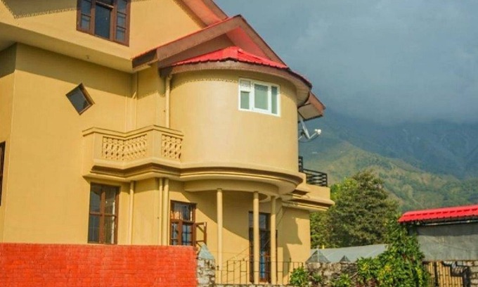Sidhpur Cabaña | La Estancia - Villa de 3 dormitorios para 10 pax Gulmohar ~ ~ Mountain Views Jardines