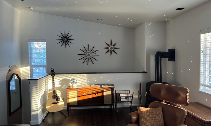 Three Rivers Casa | The Solar Loft near Sunriver