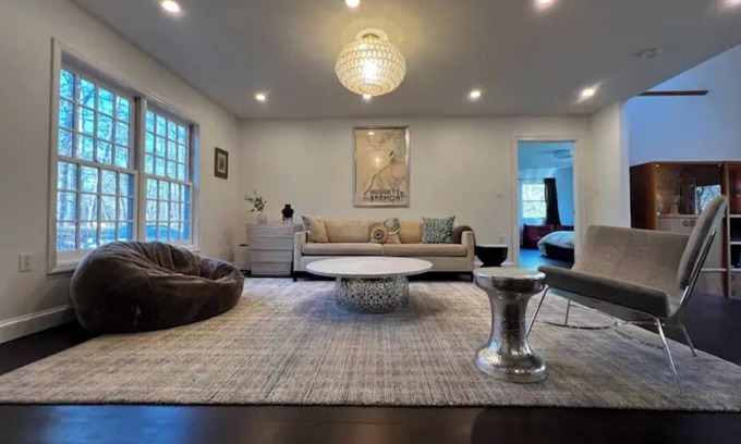 Mount Marion Casa | The Solarium: Woodstock Retreat w/Hot tub+Stream!
