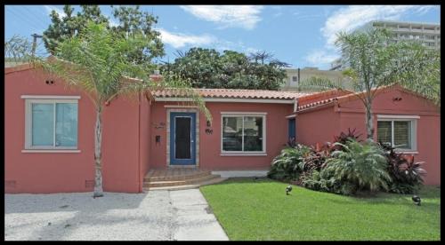 West Avenue Casa | The South Beach Party House - Large Groups - Walk to Everything!