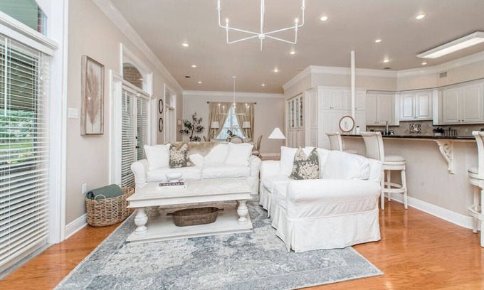 Covington Casa | The Southern House | Waterfront | Pet Friendly