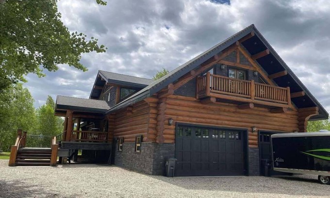 Valemount Casa | The Southview Lodge.