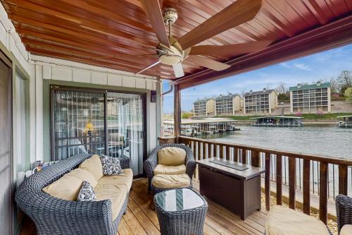 Village of Four Seasons Apartamento | The Southwood Splash