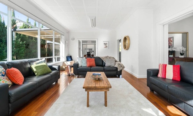 Linden Park Casa | The Spacious & Elegant Vacation Haven - Glenside