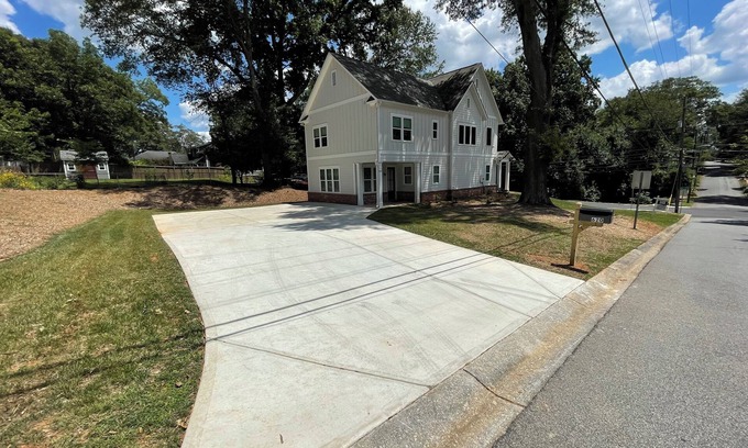 Marietta Casa | The Spacious Respite in Marietta, GA- Family friendly with 4.5 bathrooms!