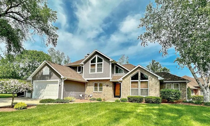 Janesville Casa | The Spacious Retreat