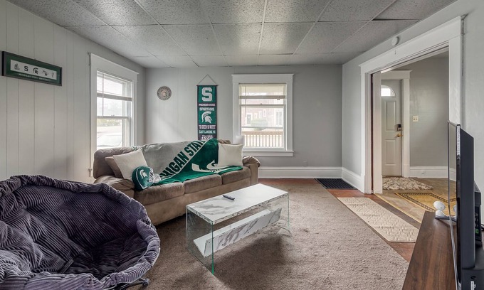 Lansing Casa | The Spartan Den