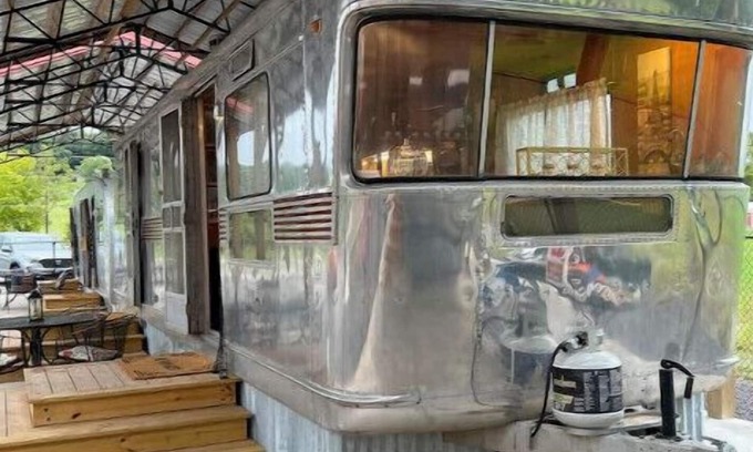 Tellico Plains Complejo | The Spartan Village - A Retro Trailer Coach Resort - 1955 Spartan Mansion #2