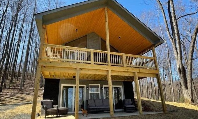 Stanardsville Casa | The Speckled Owl Cabin