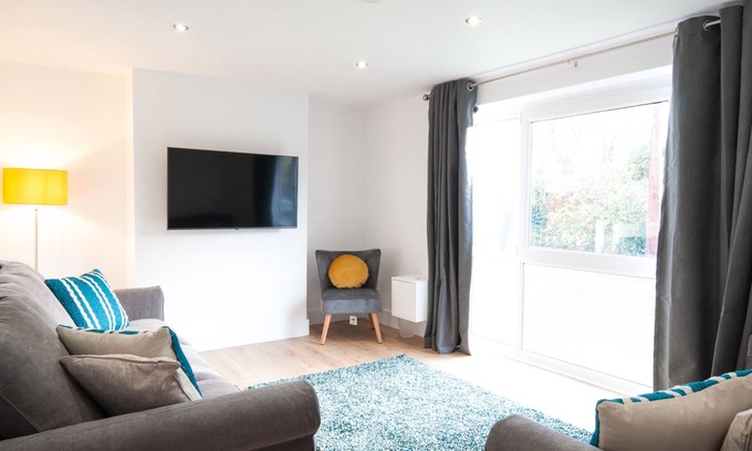 Cheltenham Casa | The Spitfire - Newly renovated 3-bed house in Cheltenham