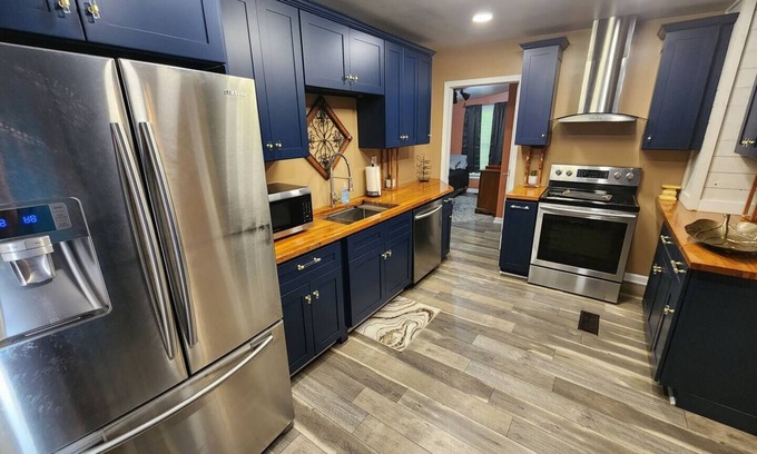 Lawrenceburg Casa | The Spot! 3 Bed, 1 Bath