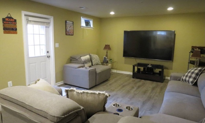 Waldorf Casa | The SPOT In the Gleneagle community of Waldorf Maryland near St. Charles Mall