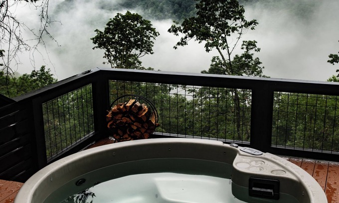 Clyde Casa | The Spruce - Luxurious villa on private 85 acre retreat near Blue Ridge Parkway.