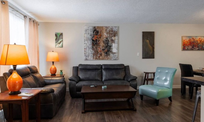 Grande Prairie Apartamento | The Spruce Willis Suite