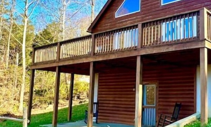 Clarkson Cabina | The Squatch Lodge