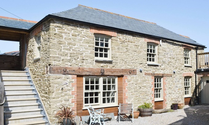 Porth Cabaña | The Stables By The Sea